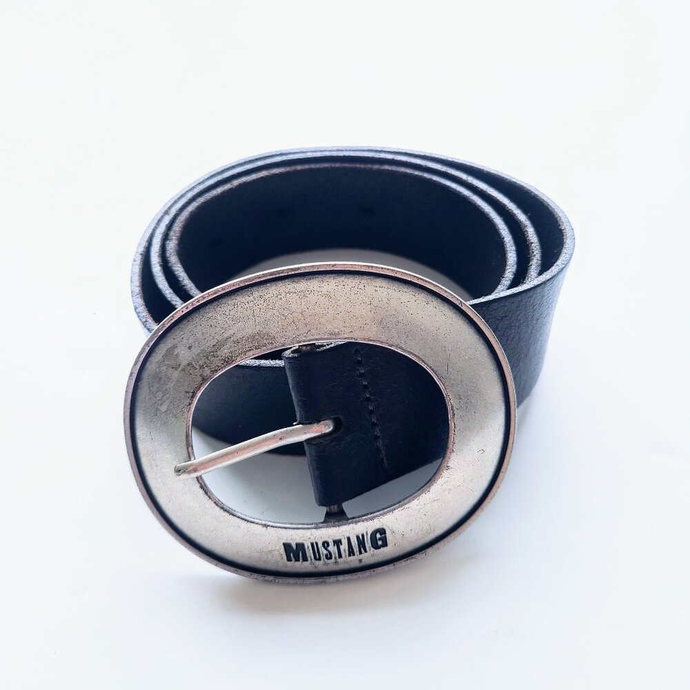 Mustang Silver Buckle Black Leather Belt